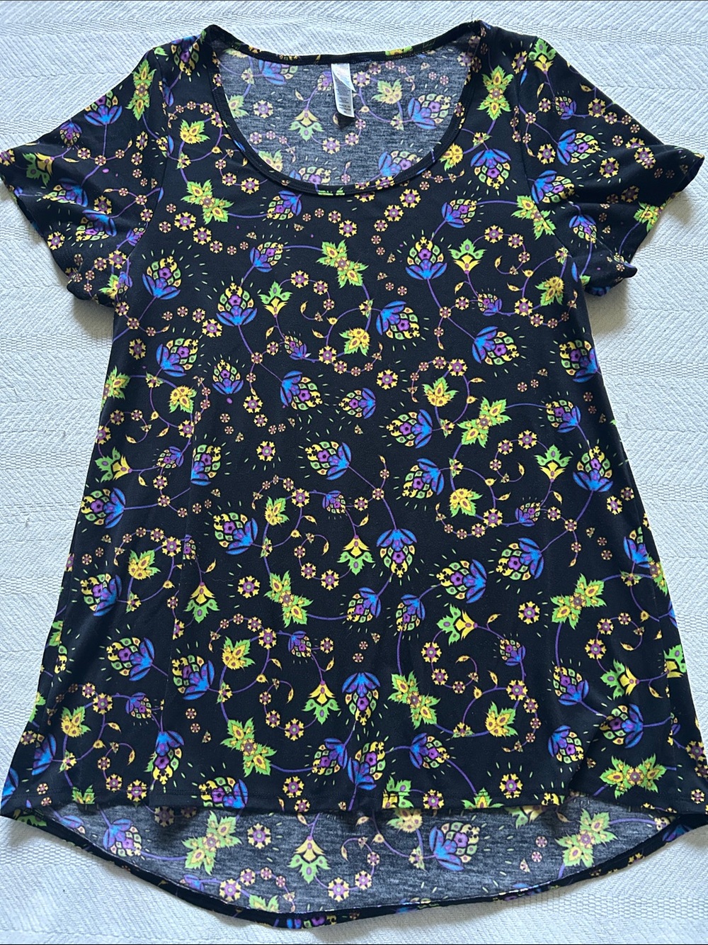 Lularoe classic tee